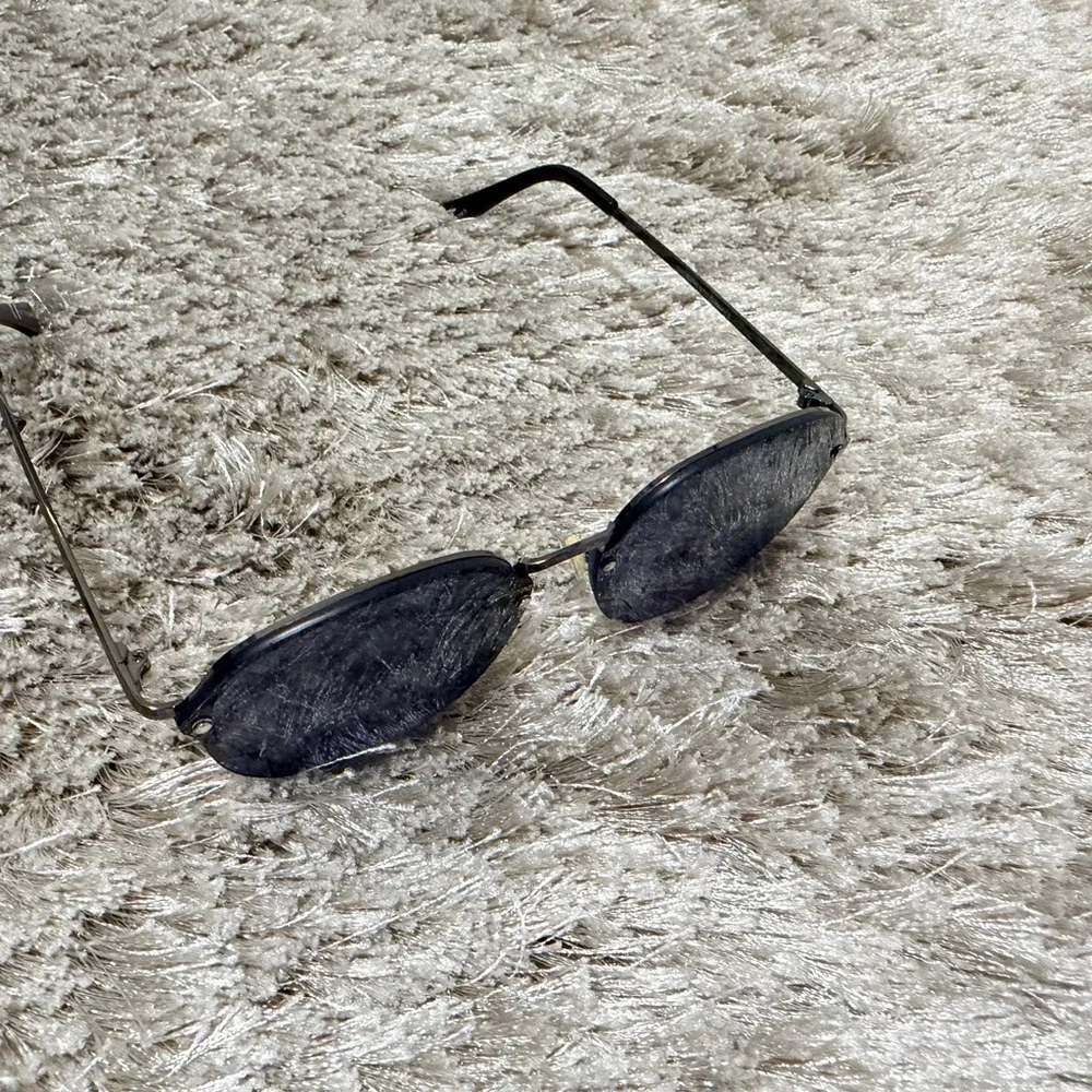Stylish Black Sunglasses - Picture 2 of 2